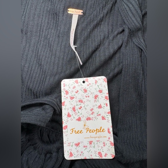 Free People Women’s Black Ribbed Sleeveless Blouse Size Large - Picture 7 of 7